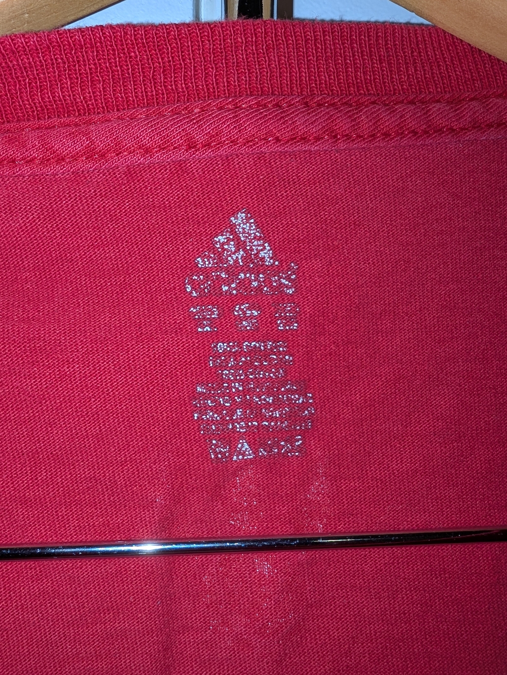 adidas Toronto Raptors NBA Red Chris Bosh #4 Short Sleeve Tee - Picture 3 of 4